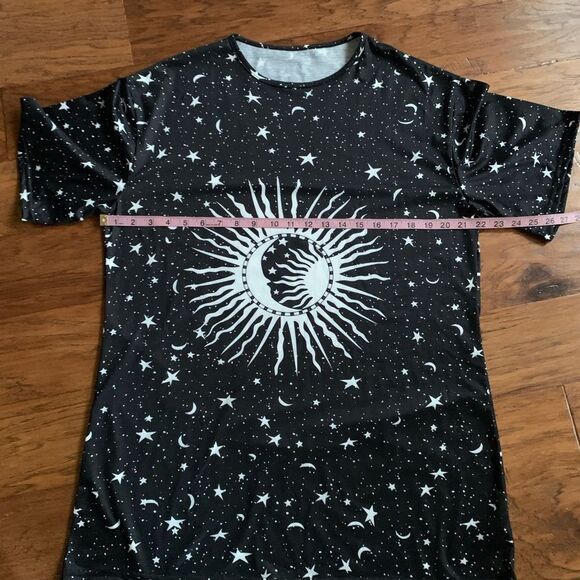 Moon and Star Print Dress/Top - Picture 6 of 9
